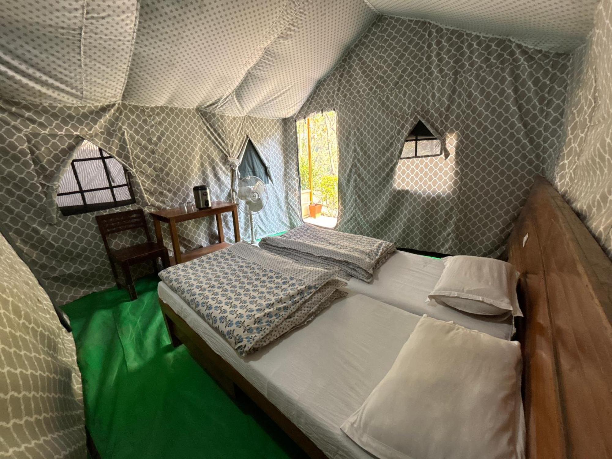 Готель Camp High 5 Jayalgarh Dangchura Екстер'єр фото